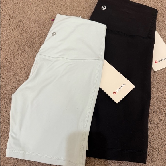 lululemon athletica Women's Bike Shorts - Black and Mint Breeze - Picture 4 of 4